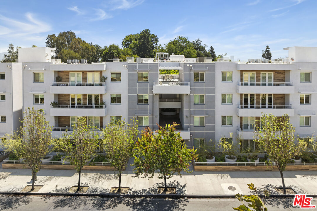 4240 Laurel Canyon Blvd Unit: 105