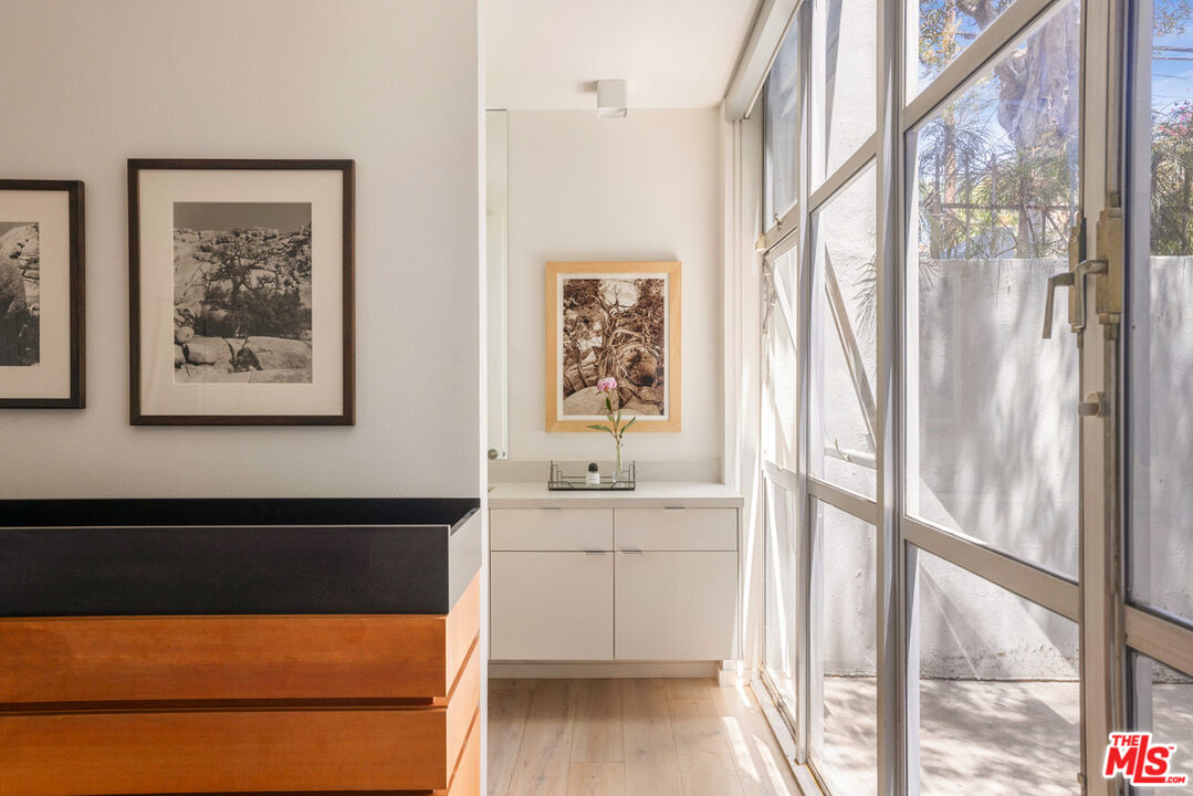 2433 28th St Unit: B