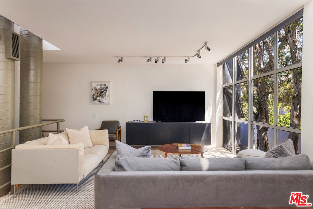 2433 28th St Unit: B