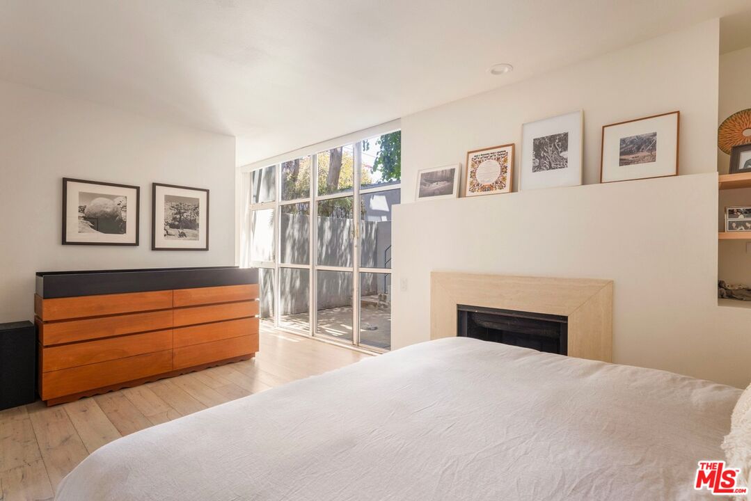 2433 28th St Unit: B