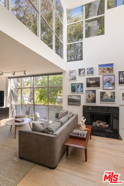2433 28th St Unit: B