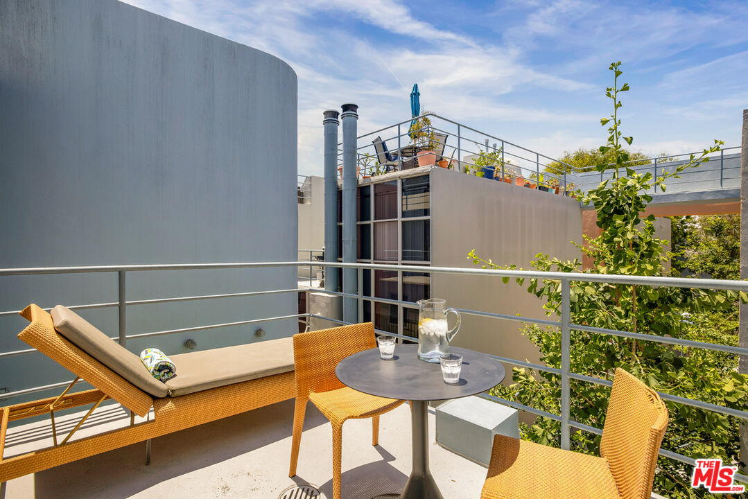2433 28th St Unit: B