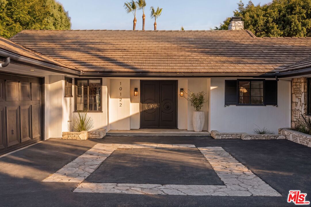 10122 Sunbrook Dr