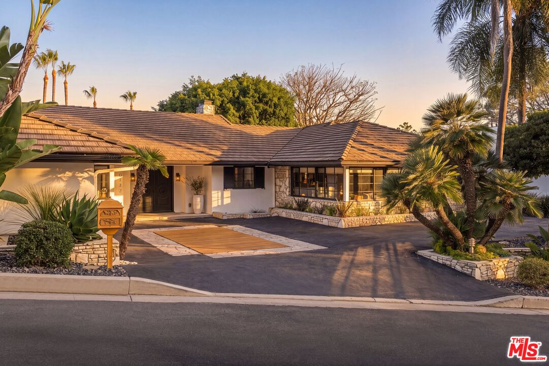 10122 Sunbrook Dr