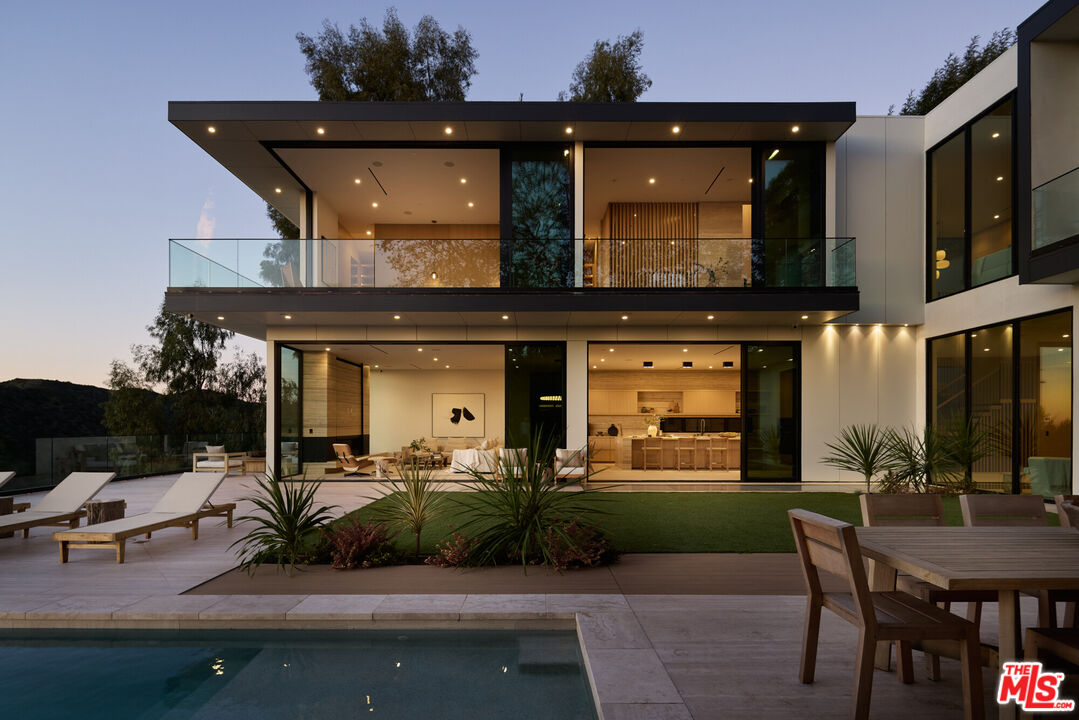 1149 Linda Flora Dr