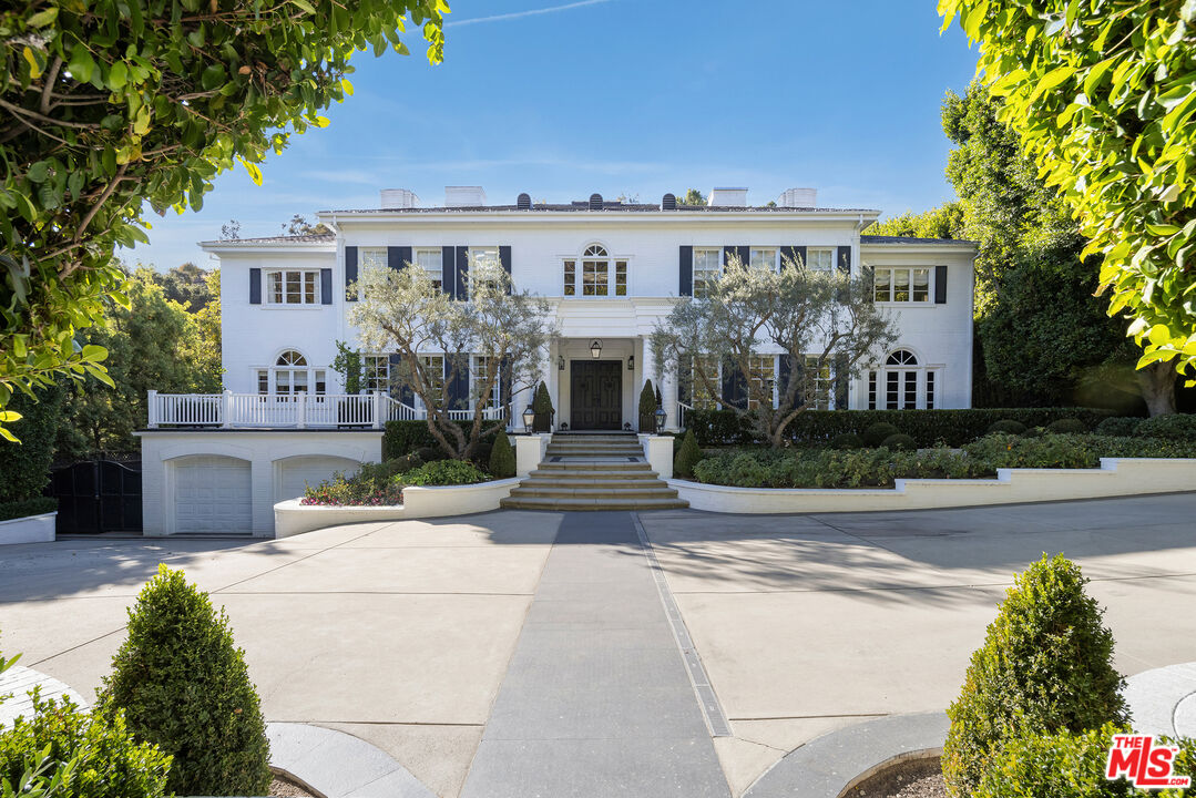 9135 Hazen Dr