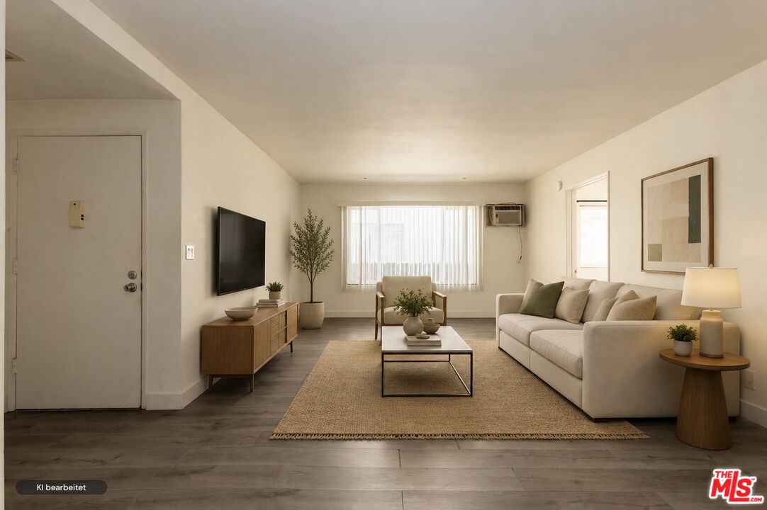 912 Hilldale Ave Unit: 2