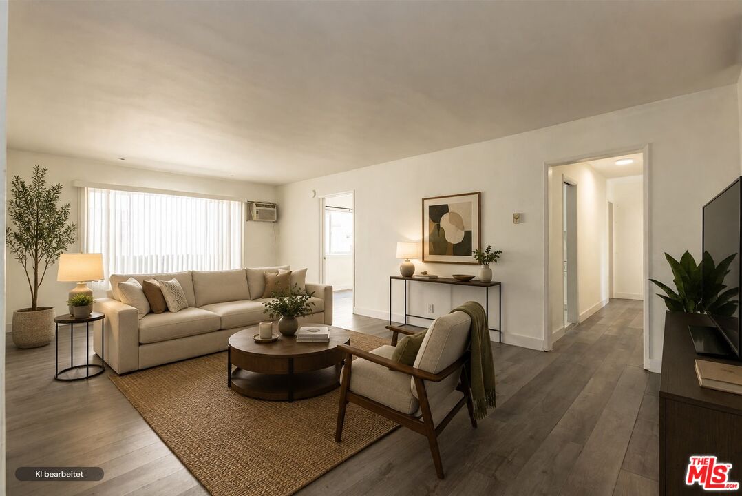 912 Hilldale Ave Unit: 2