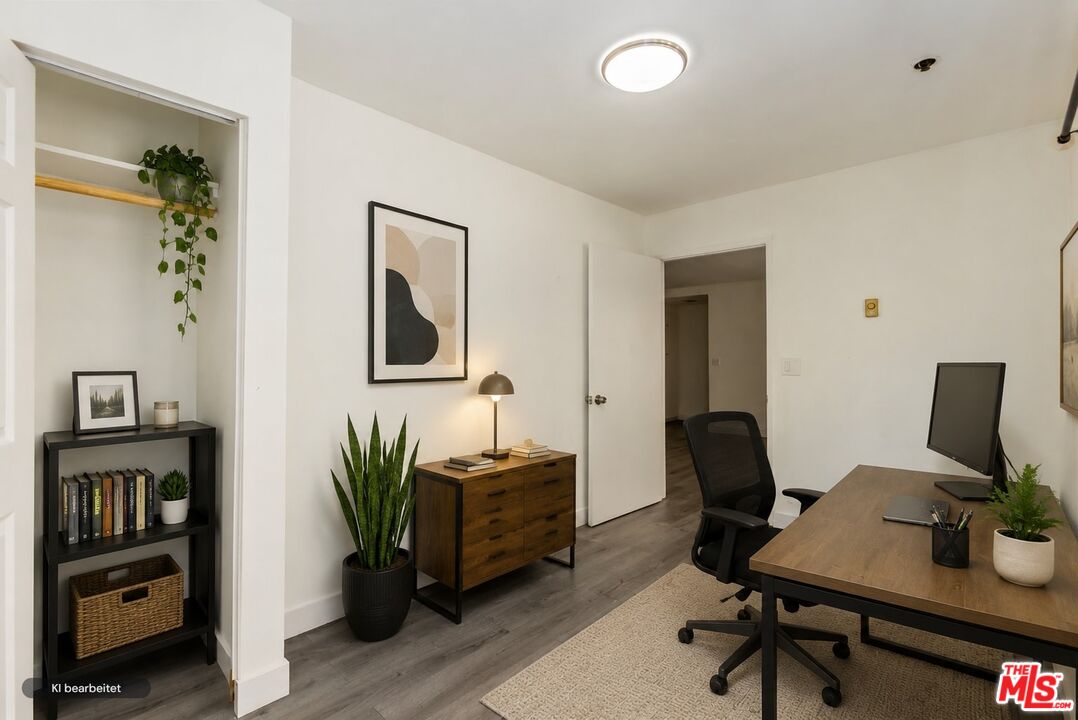 912 Hilldale Ave Unit: 2