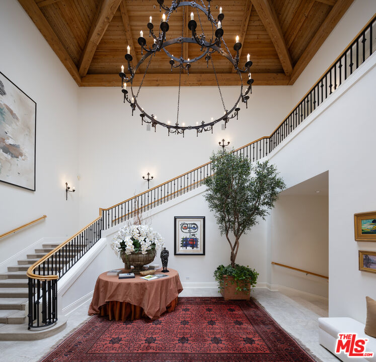 1672 Waynecrest Dr