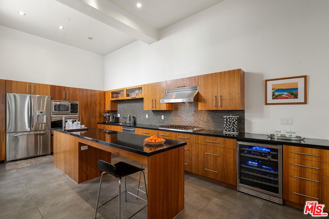 852 10th St Unit: 4