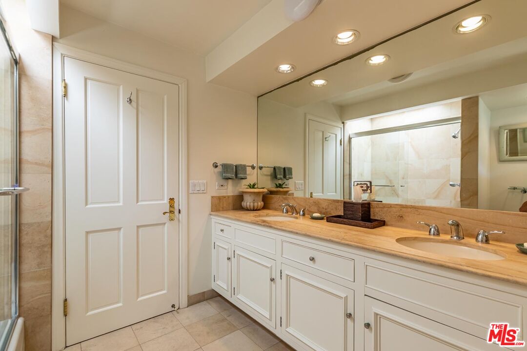 24216 Malibu Rd