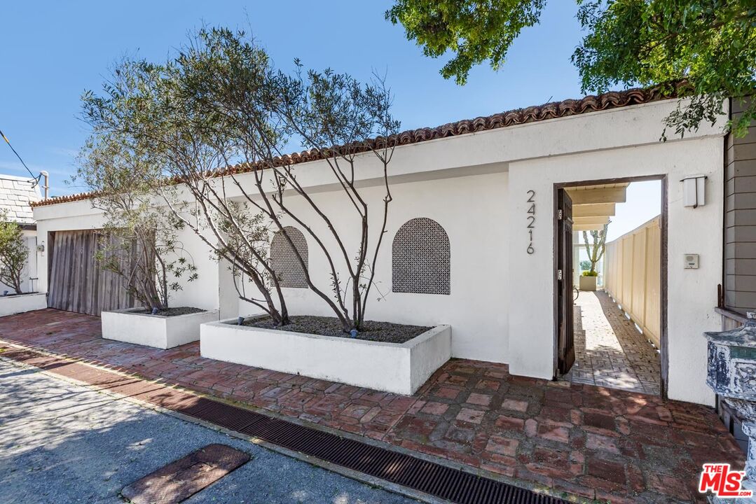24216 Malibu Rd