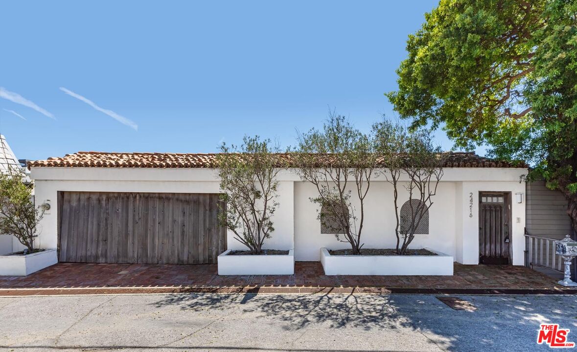 24216 Malibu Rd