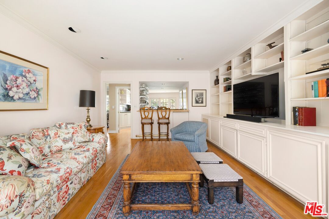 250 Surfview Dr