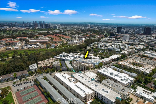520 S Barrington AVE Unit: 116
