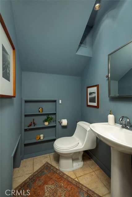 520 S Barrington AVE Unit: 116