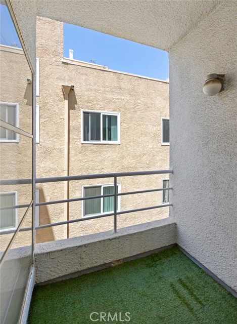 520 S Barrington AVE Unit: 116