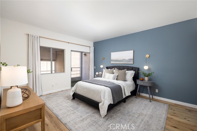 520 S Barrington AVE Unit: 116