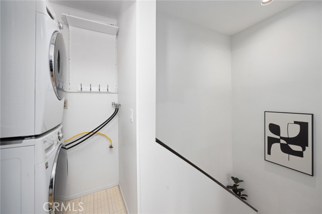 520 S Barrington AVE Unit: 116