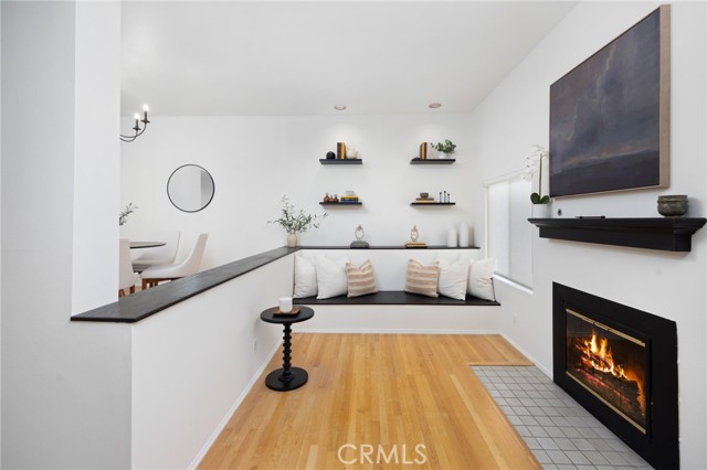 520 S Barrington AVE Unit: 116