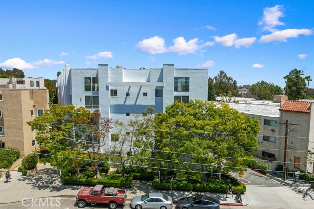 520 S Barrington AVE Unit: 116