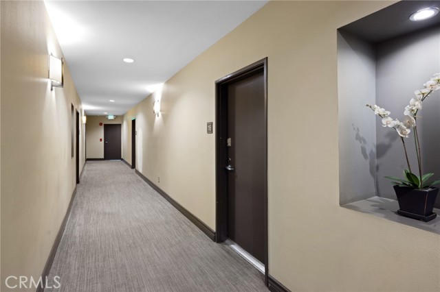 520 S Barrington AVE Unit: 116