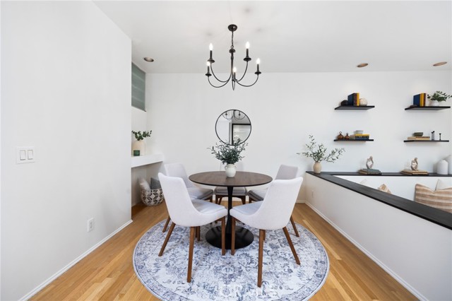 520 S Barrington AVE Unit: 116