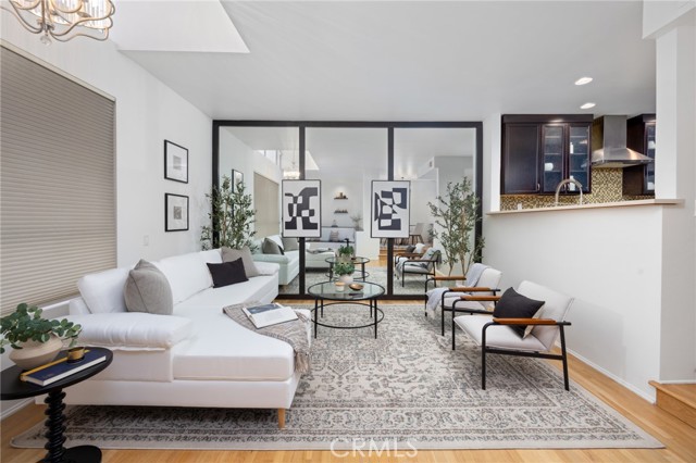 520 S Barrington AVE Unit: 116