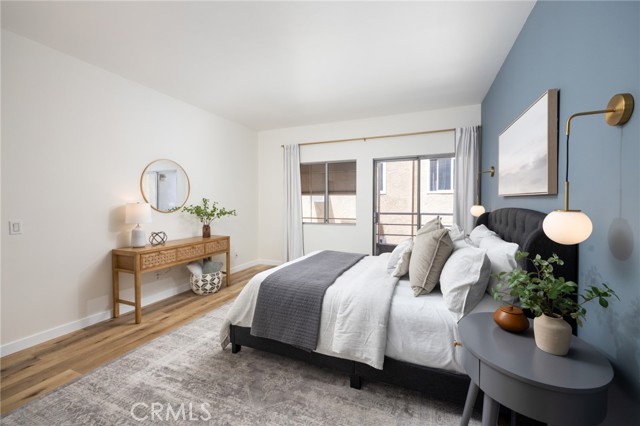 520 S Barrington AVE Unit: 116