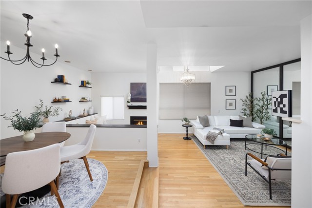 520 S Barrington AVE Unit: 116