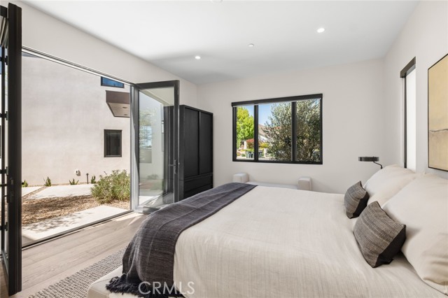 2 Twin Lakes CIR