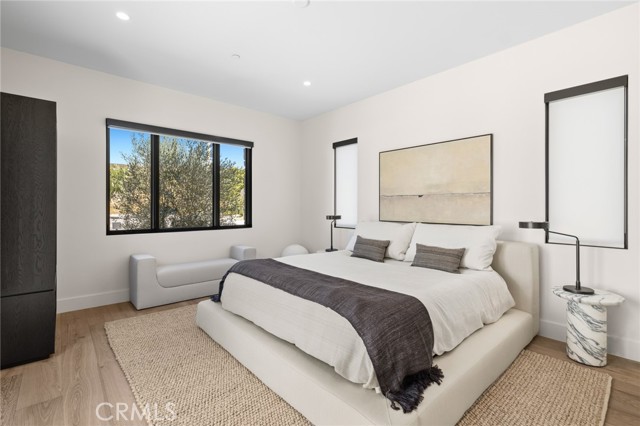 2 Twin Lakes CIR