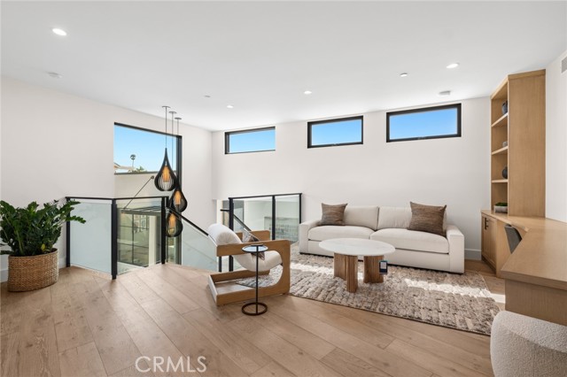 2 Twin Lakes CIR