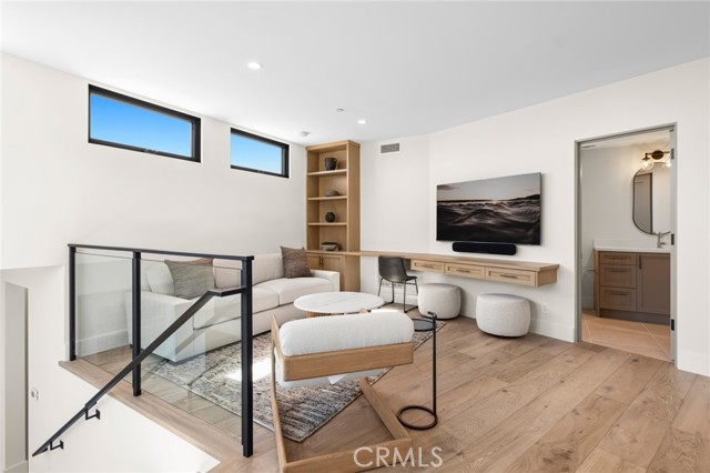 2 Twin Lakes CIR