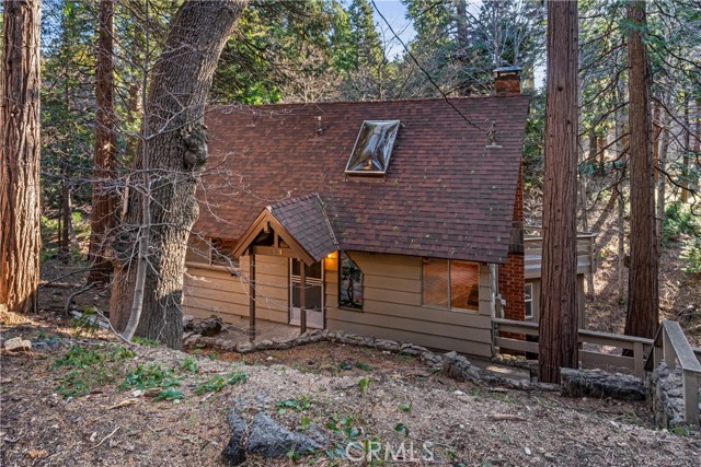 321 Golden LN