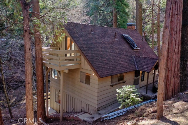 321 Golden LN