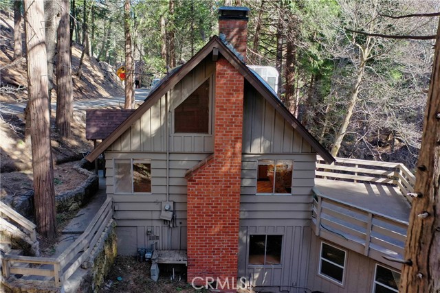 321 Golden LN