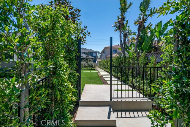1022 Grant ST Unit: B