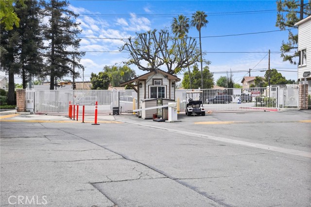11150 Glenoaks BLVD Unit: 18