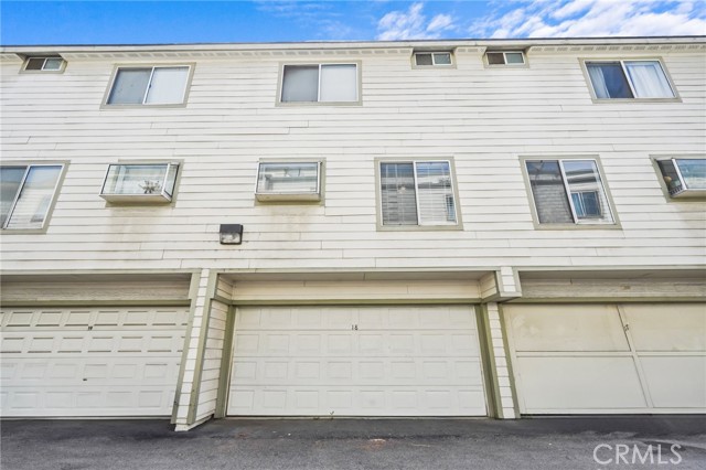 11150 Glenoaks BLVD Unit: 18