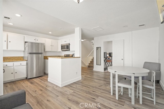 11150 Glenoaks BLVD Unit: 18