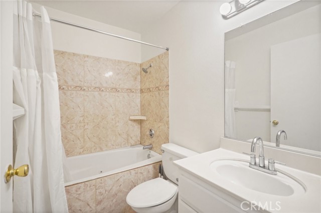 11150 Glenoaks BLVD Unit: 18
