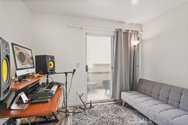 11150 Glenoaks BLVD Unit: 18