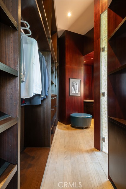 314 N Barrington AVE