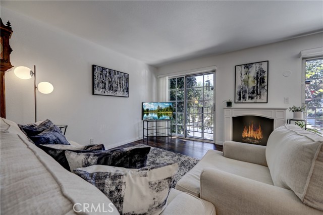 4249 Longridge AVE Unit: 102
