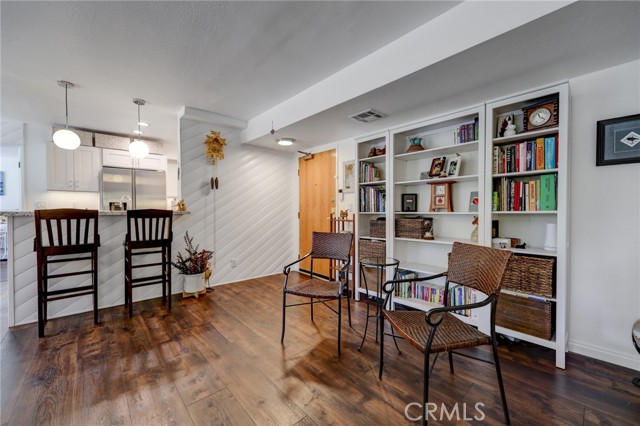 4249 Longridge AVE Unit: 102