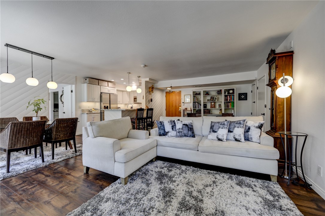 4249 Longridge AVE Unit: 102
