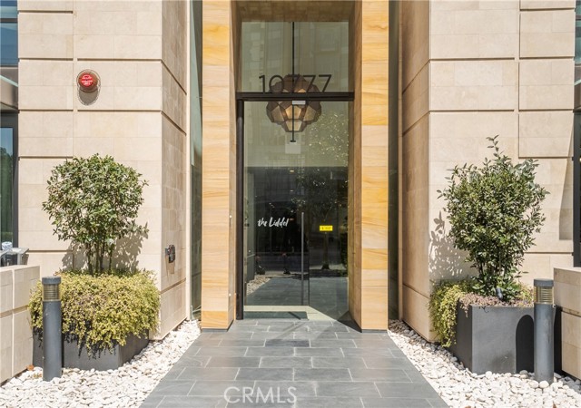 10777 Wilshire BLVD Unit: 306
