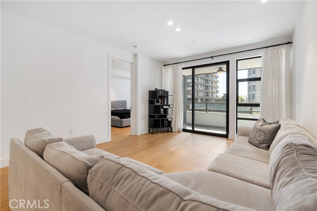 10777 Wilshire BLVD Unit: 306